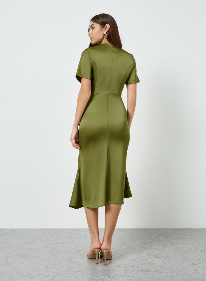 Styli Women Green Ruffle Detail Sheath Midi Dress - Image 4